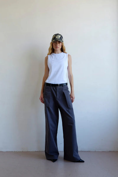 voyant
pants
trousers
commonplace