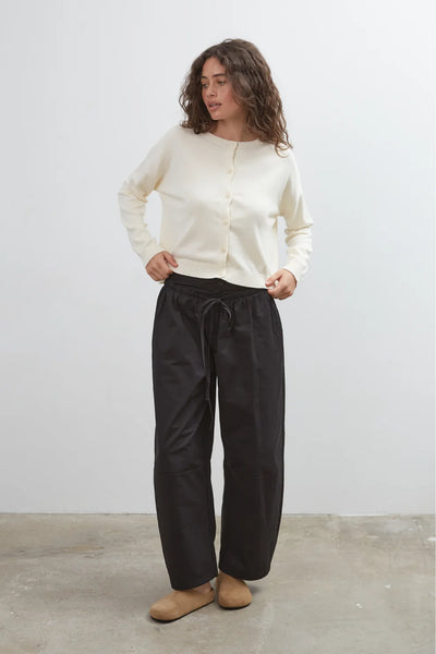 Voyant
Commonplace
barrel Pants
