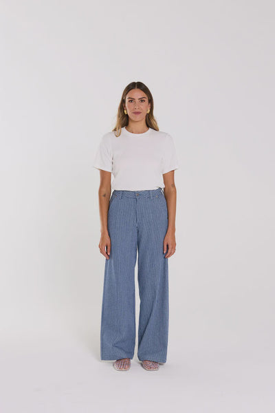 voyant
jeans
thing thing