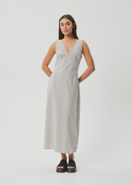 Jeovana Petronia 3/4 Sleeve Dress - mulled Basil