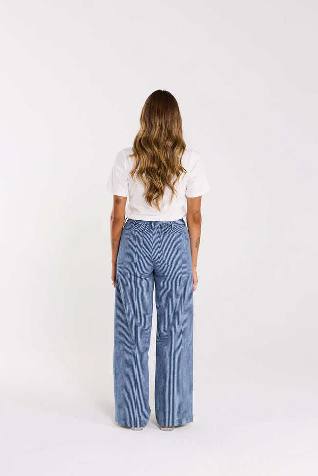 Unwind Jean - Skyline Denim