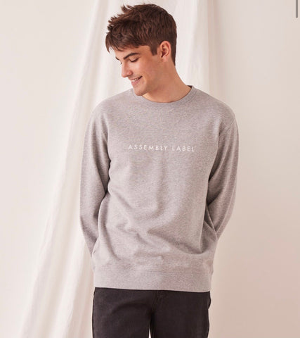 ASSEMBLY LABEL // Logo Fleece GREY MARLE